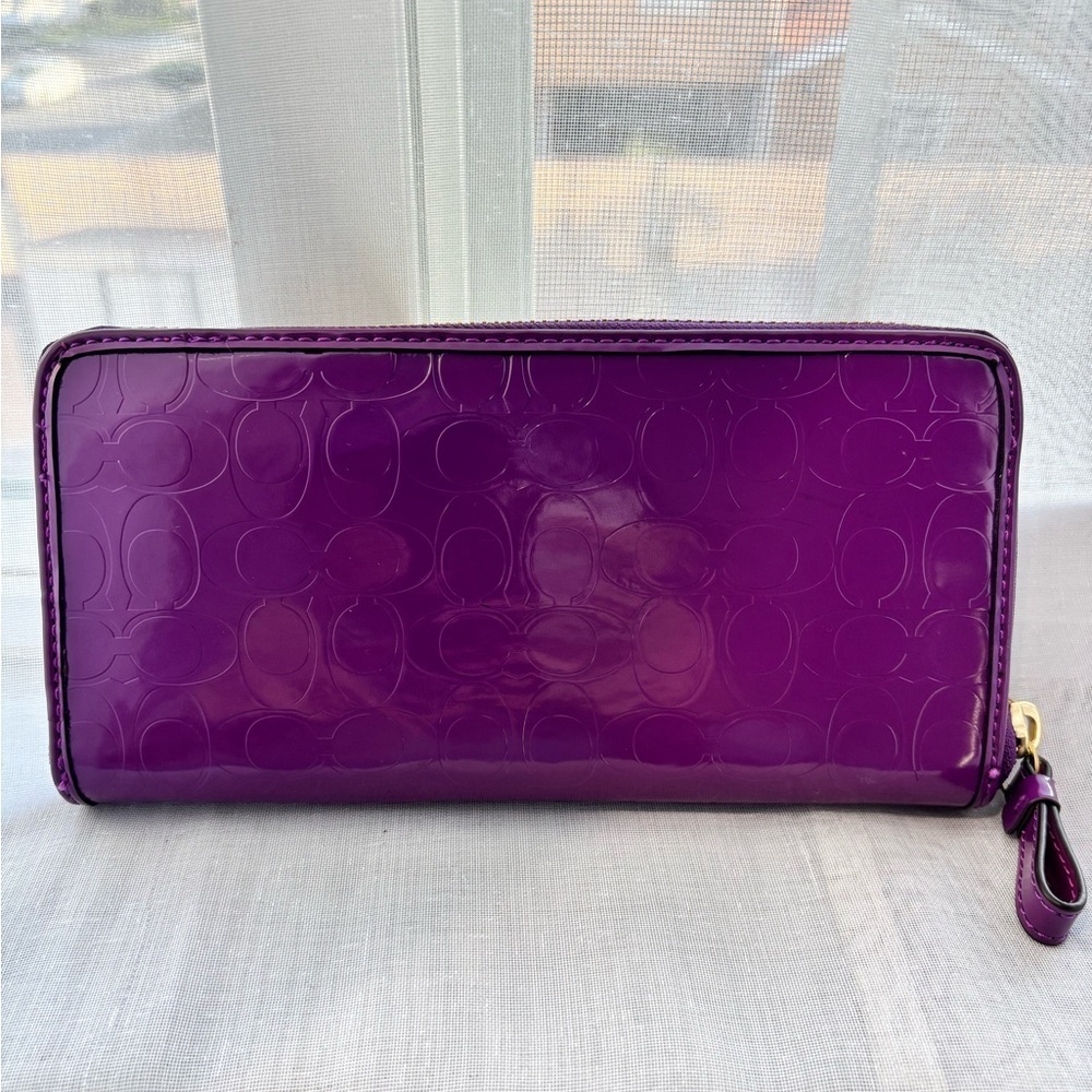 Coach F49508 Patent Signature Iris Purple Long
Bow Heart Zip Wallet (2012-2013) - Picture 11 of 12